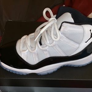 Nike Jordan 11,s “ Concord” kids size 5